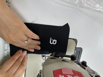 Magnetische Sporttasche von Benson Athletics mit USB-Anschluss und Patchfläche, schwarz,Sportflasche,Thermoskanne