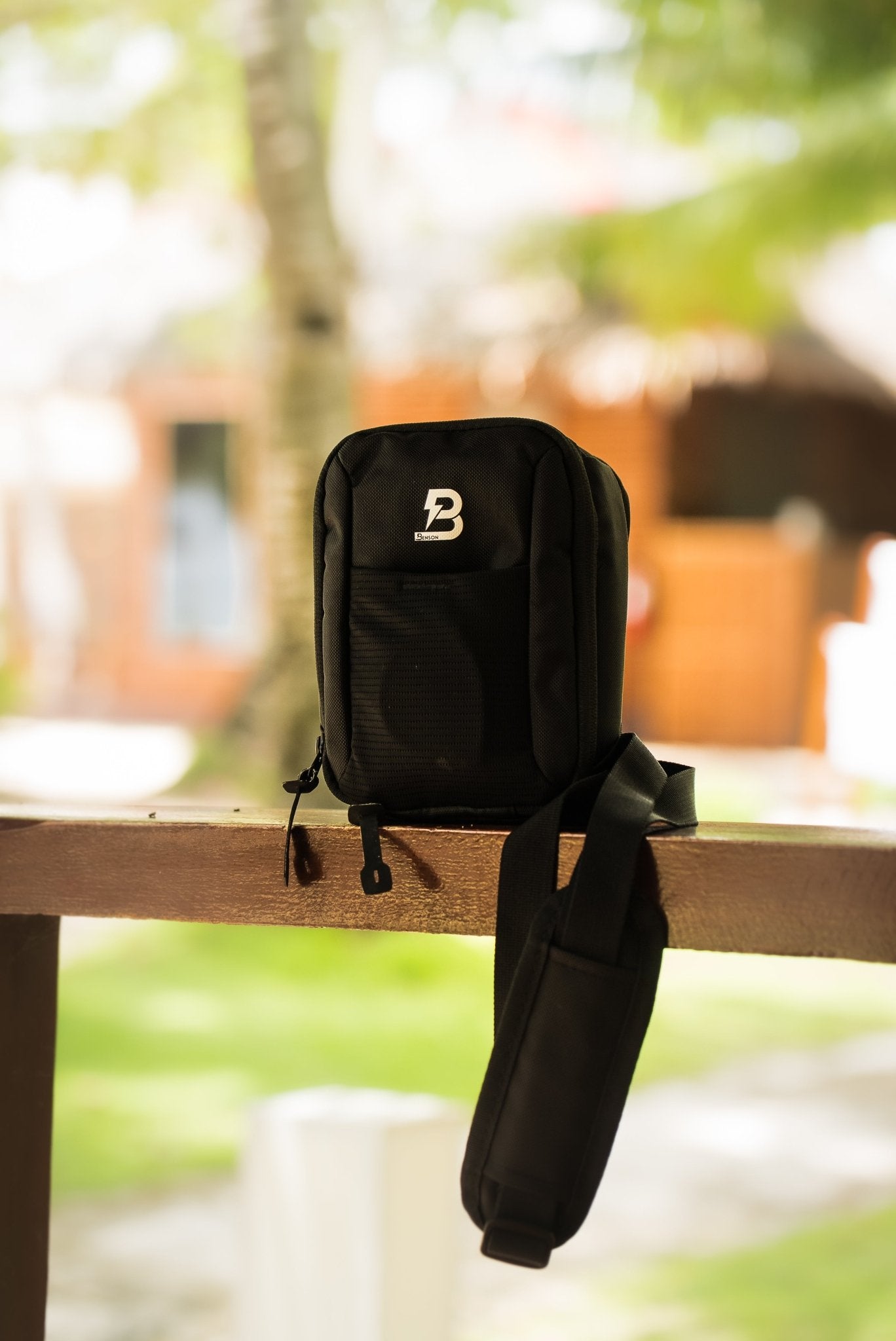 Benson Magnetische Umhängtasche Berlin - Benson Athletics